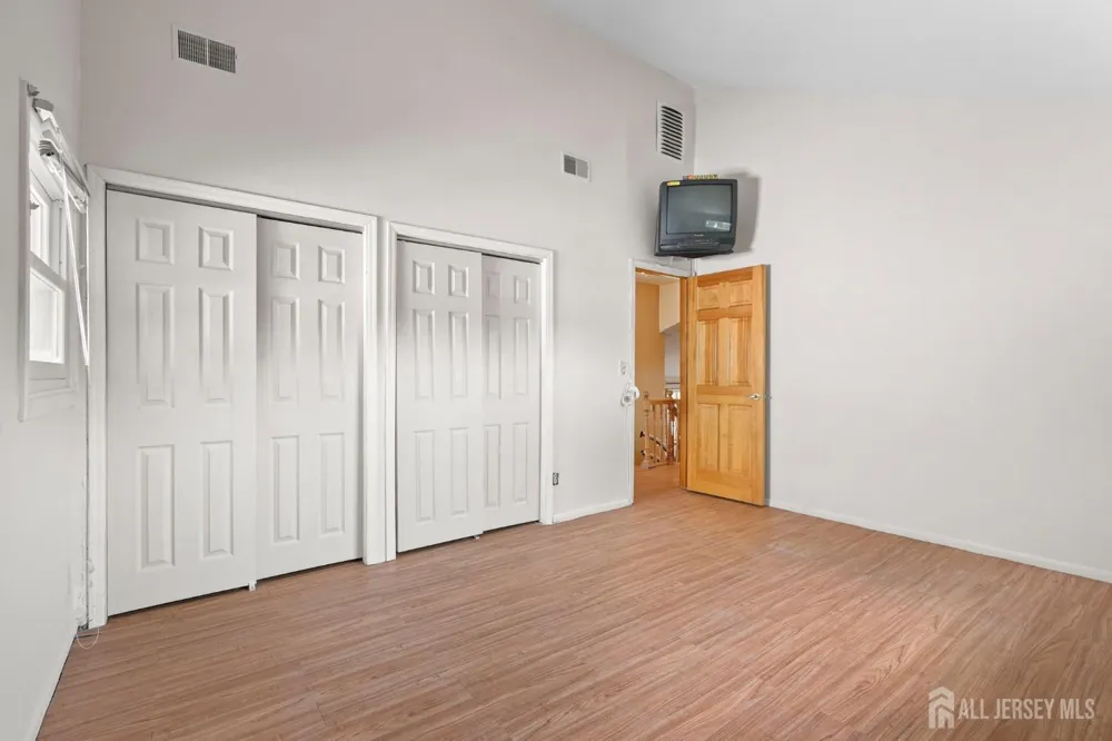 49 Frederick Place Parlin, NJ 08859