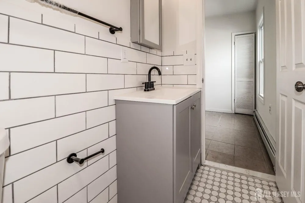 364 Market Street #3F Perth Amboy, NJ 08861