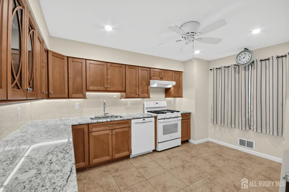 38 Ventura Court Old Bridge, NJ 08857