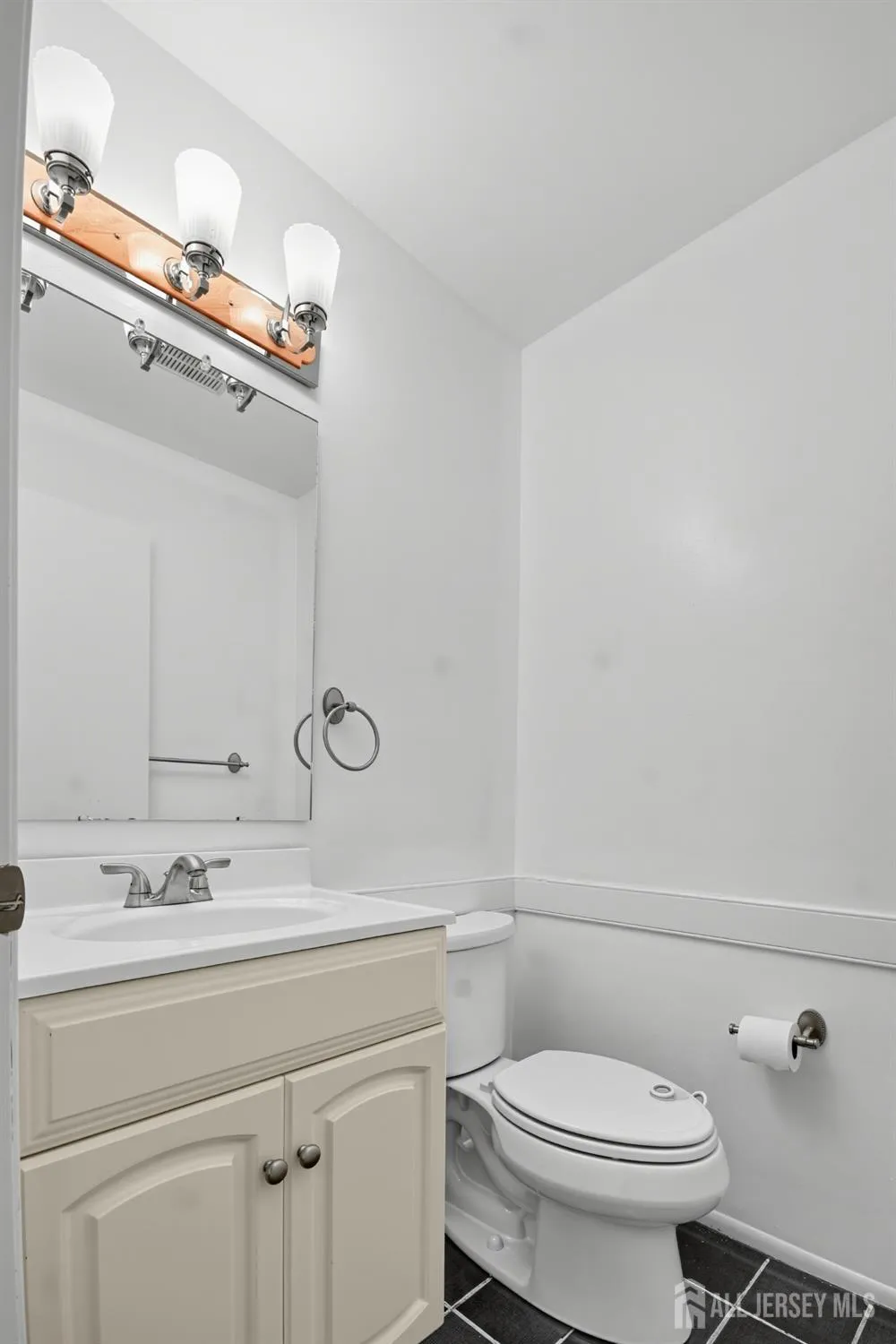 38 Ventura Court Old Bridge, NJ 08857