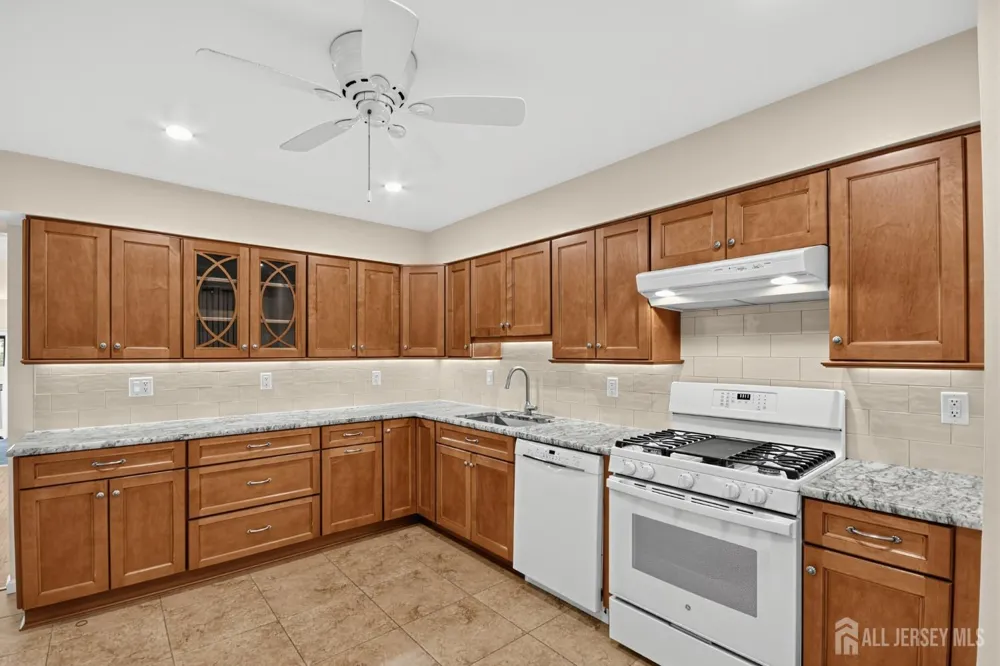 38 Ventura Court Old Bridge, NJ 08857
