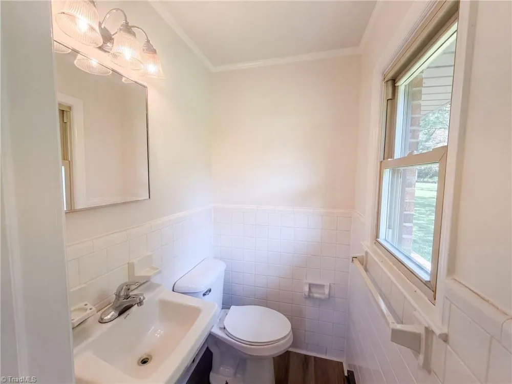 5909 Chipmunk Drive Greensboro, NC 27407