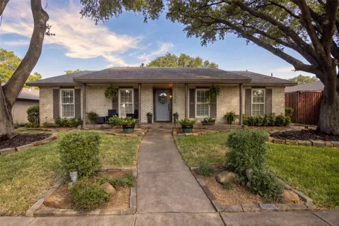 10945 Middle Knoll Drive