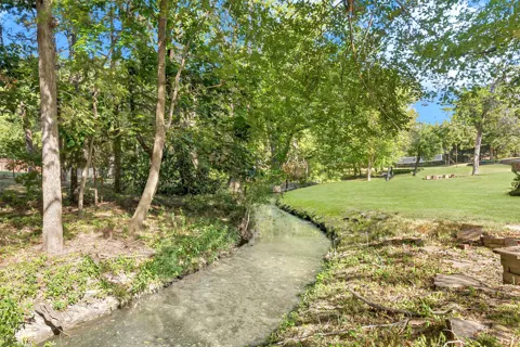 902 Glen Meadow Court