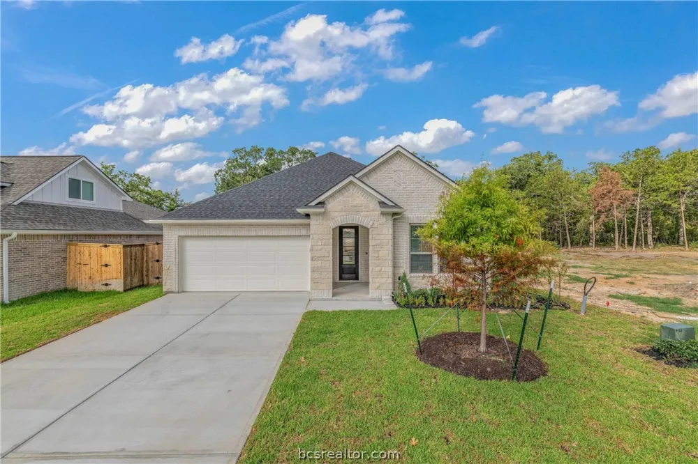 5046 Acadia Loop Bryan, TX 77802