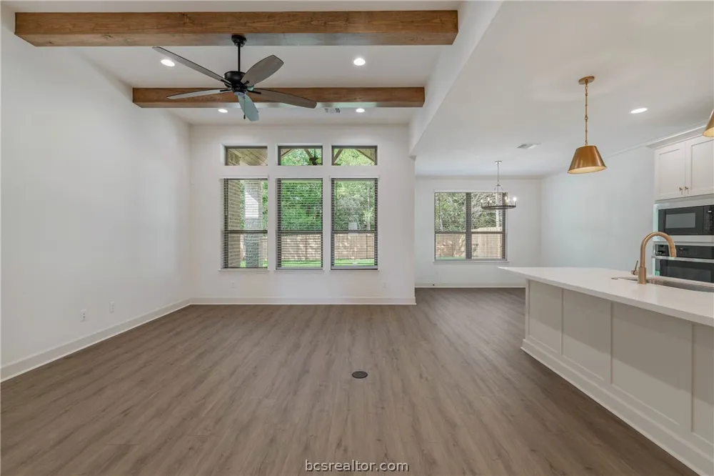 5046 Acadia Loop Bryan, TX 77802