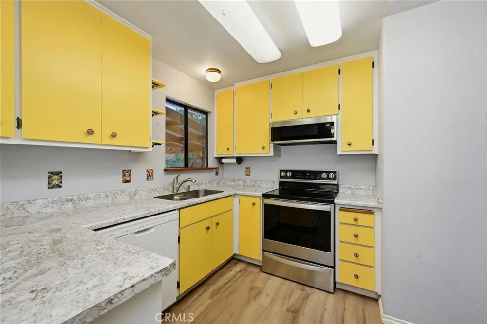9815 Siskiyou Court Kelseyville, CA 95451