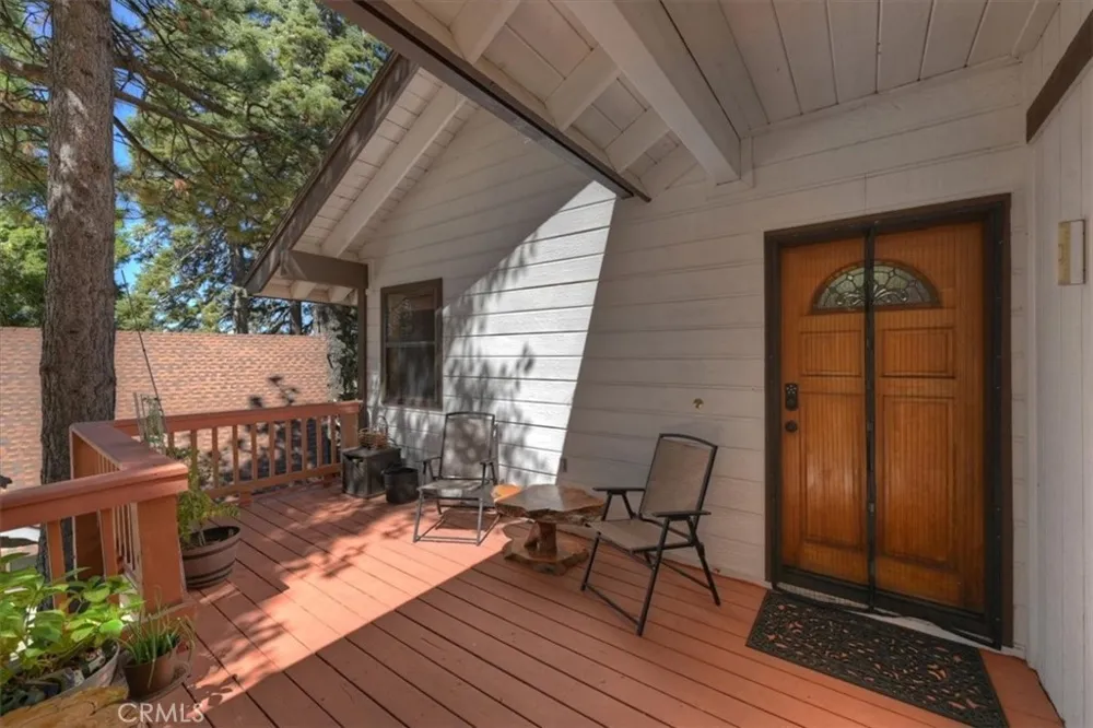 31310 Oakleaf Running Springs, CA 92382