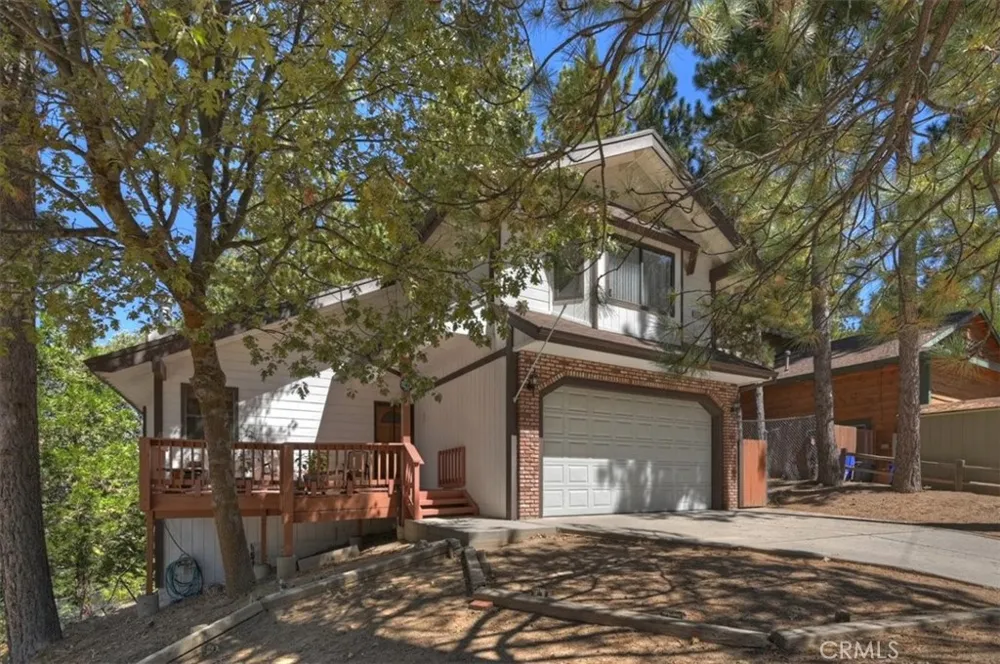 31310 Oakleaf Running Springs, CA 92382