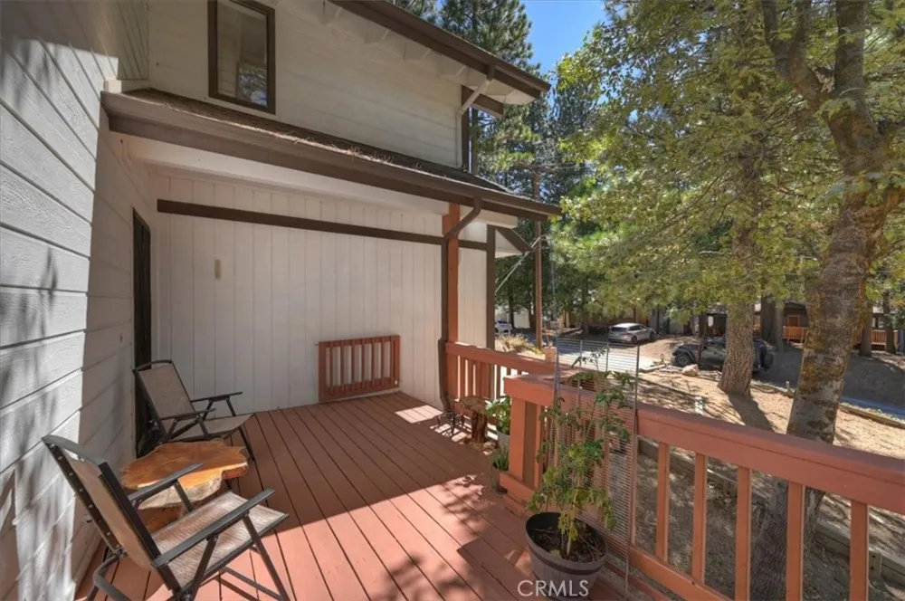 31310 Oakleaf Running Springs, CA 92382