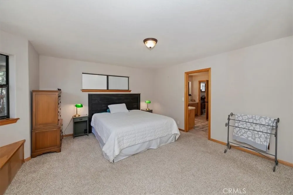 31310 Oakleaf Running Springs, CA 92382