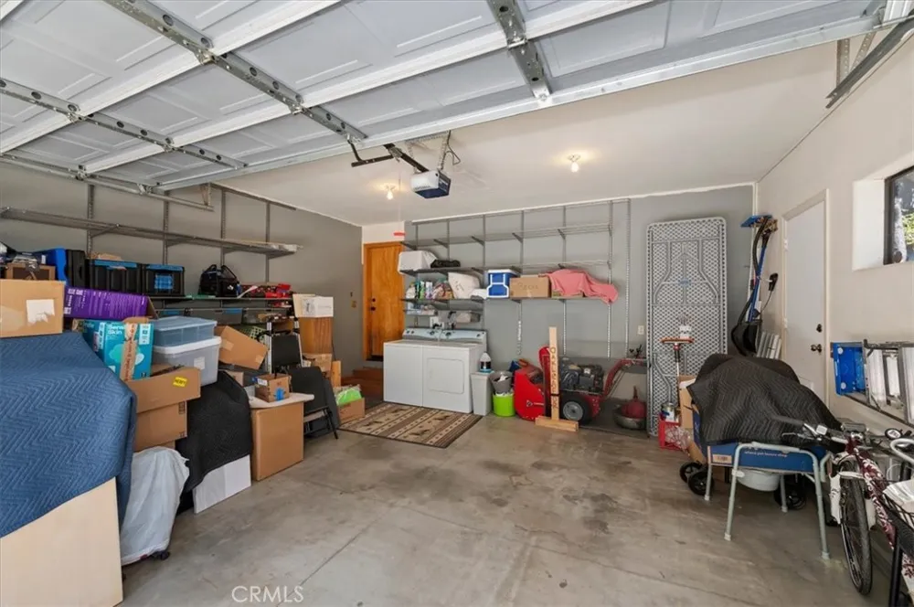 31310 Oakleaf Running Springs, CA 92382