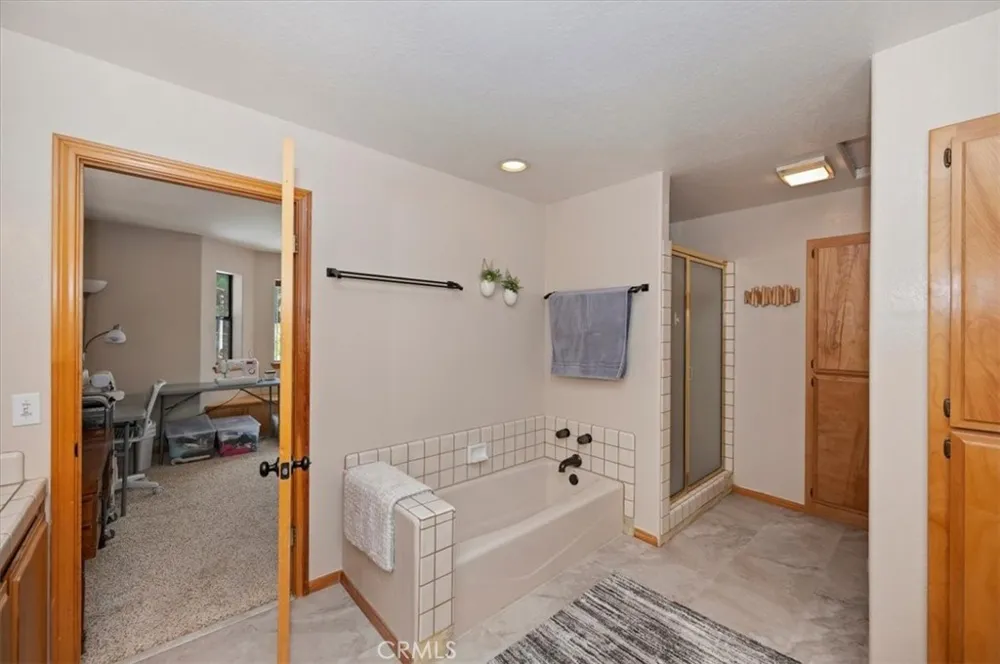 31310 Oakleaf Running Springs, CA 92382