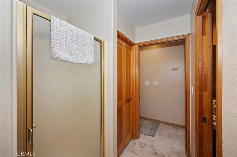 31310 Oakleaf Running Springs, CA 92382