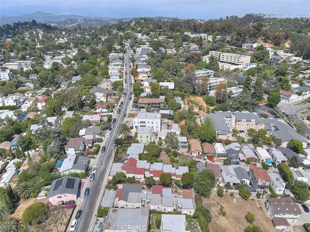 1752 Lucretia Avenue Los Angeles, CA 90026