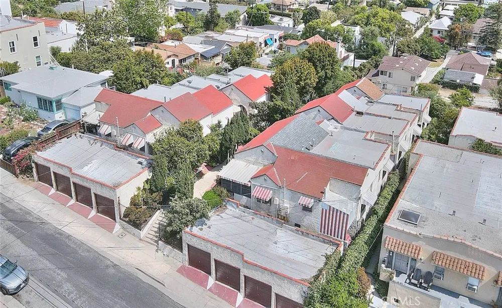1752 Lucretia Avenue Los Angeles, CA 90026