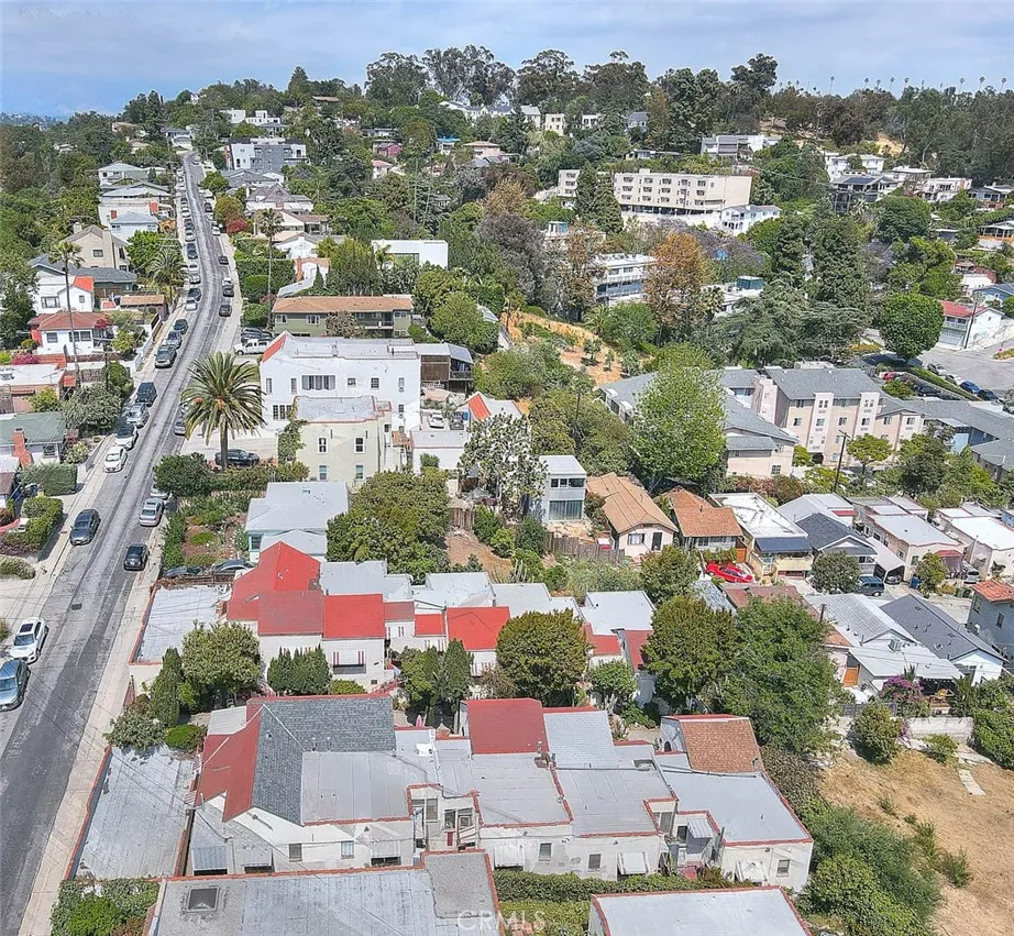 1752 Lucretia Avenue Los Angeles, CA 90026