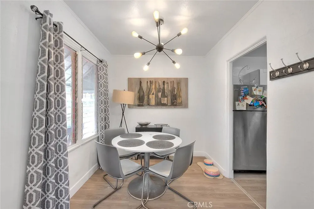 1752 Lucretia Avenue Los Angeles, CA 90026