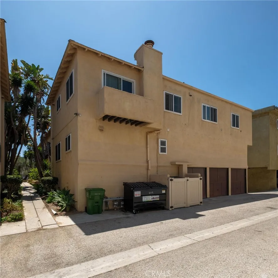8155 Manitoba Street #12 Playa del Rey, CA 90293