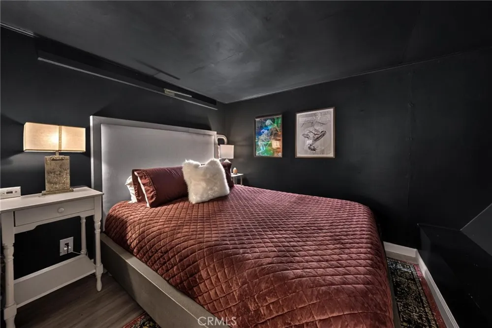 8155 Manitoba Street #12 Playa del Rey, CA 90293