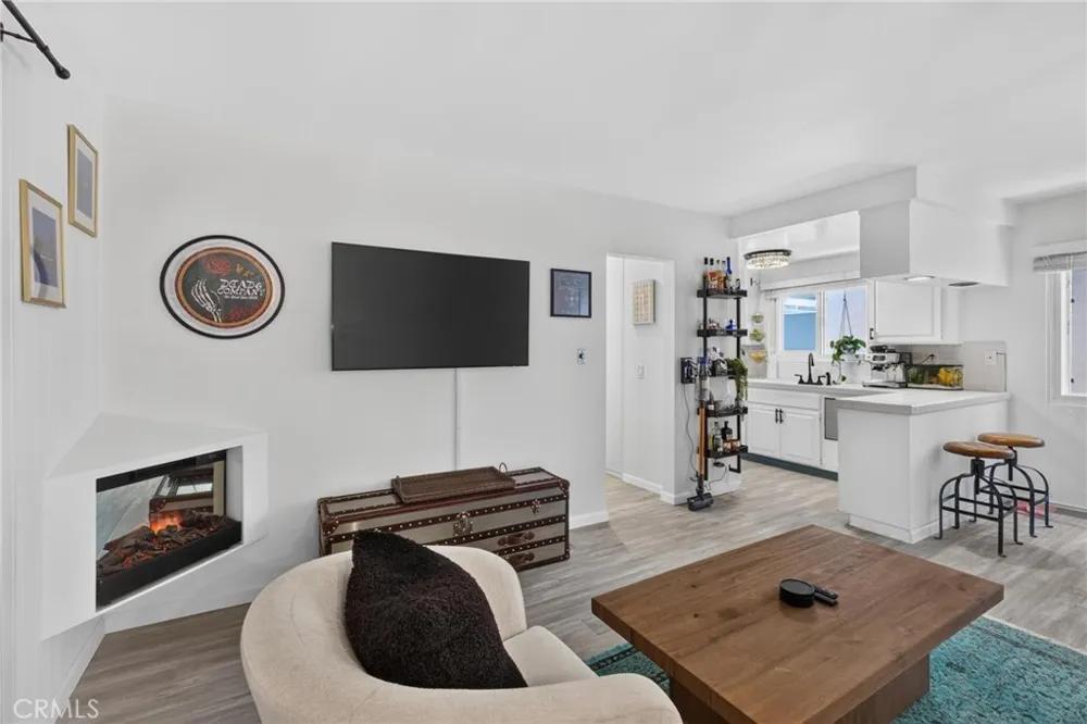 8155 Manitoba Street #12 Playa del Rey, CA 90293