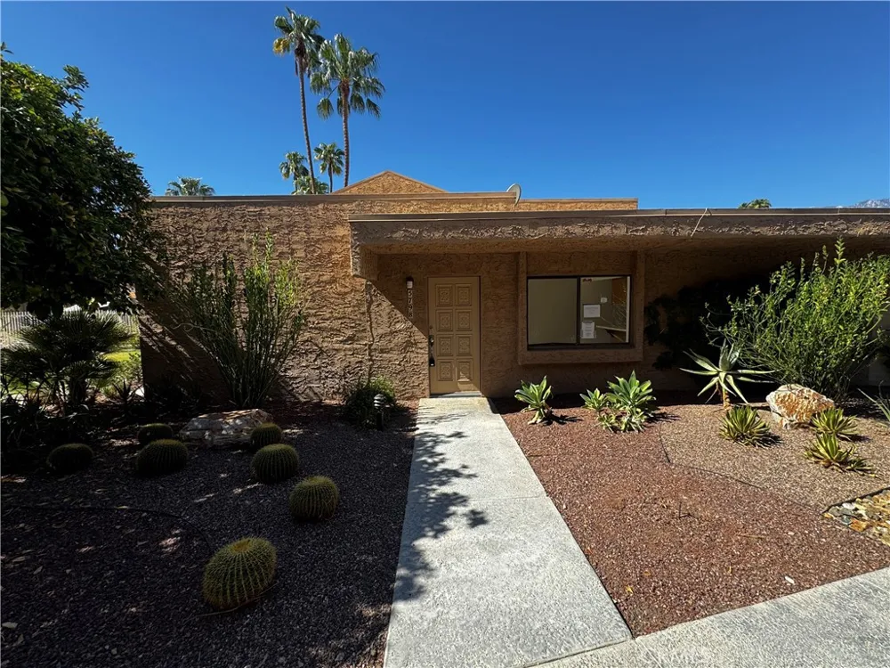 5798 Los Coyotes Drive Palm Springs, CA 92264