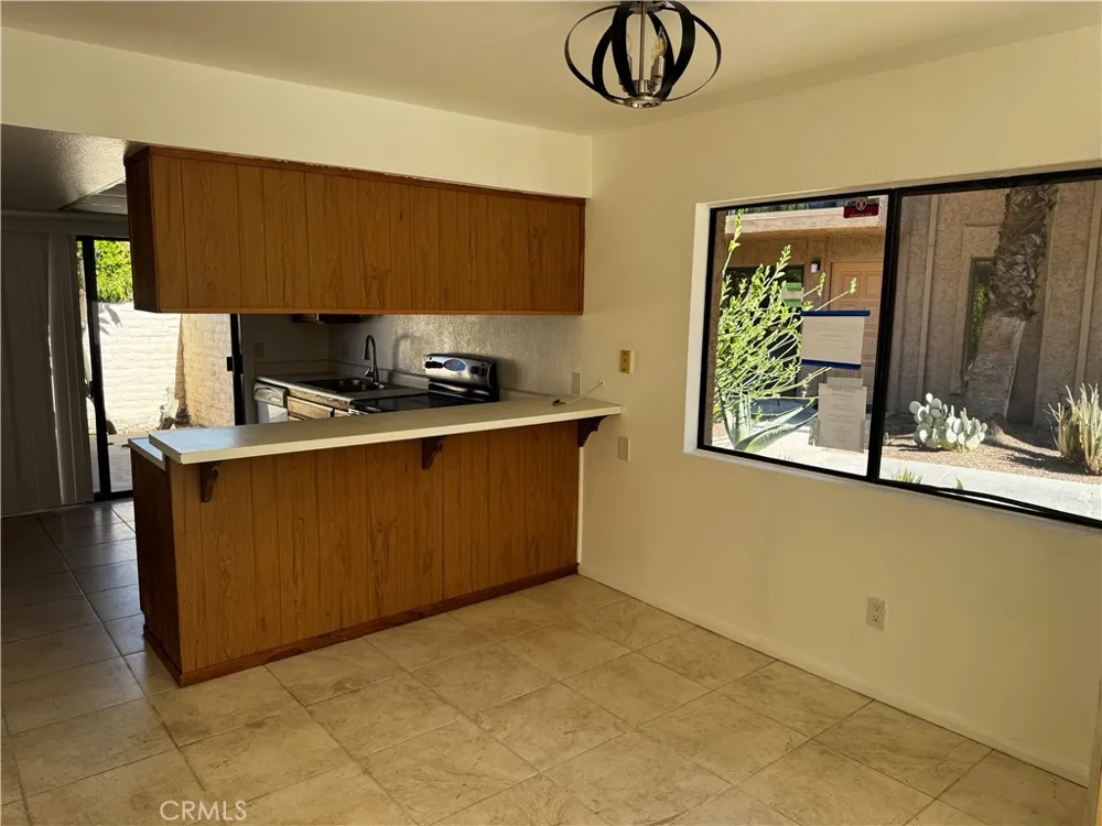 5798 Los Coyotes Drive Palm Springs, CA 92264