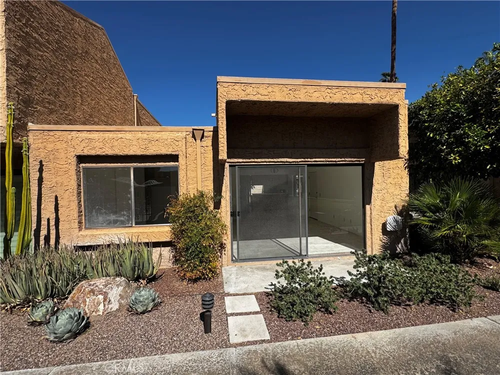 5798 Los Coyotes Drive Palm Springs, CA 92264