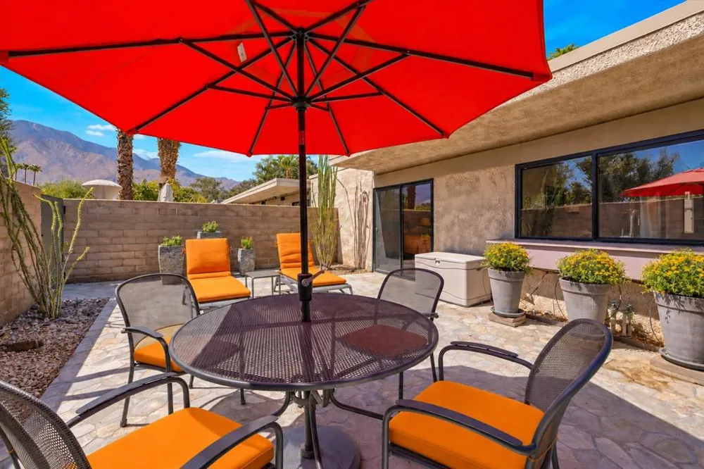1854 E Chia Road Palm Springs, CA 92262