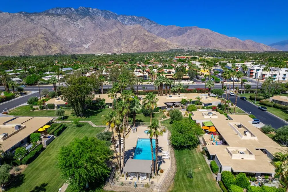 1854 E Chia Road Palm Springs, CA 92262
