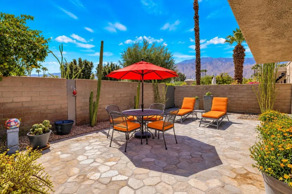 1854 E Chia Road Palm Springs, CA 92262