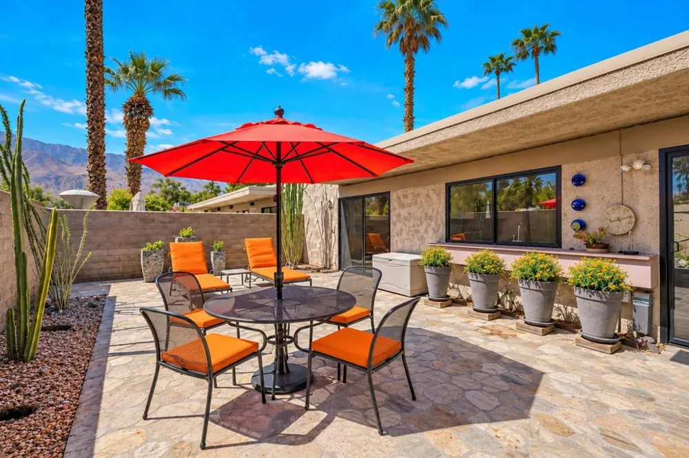 1854 E Chia Road Palm Springs, CA 92262