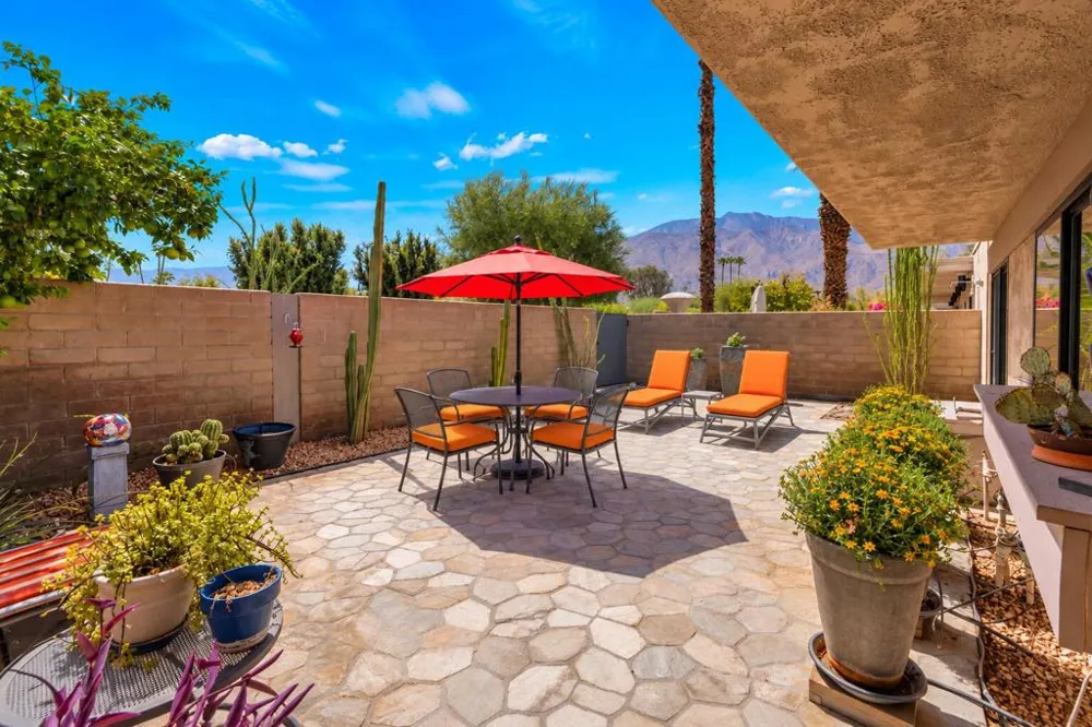 1854 E Chia Road Palm Springs, CA 92262