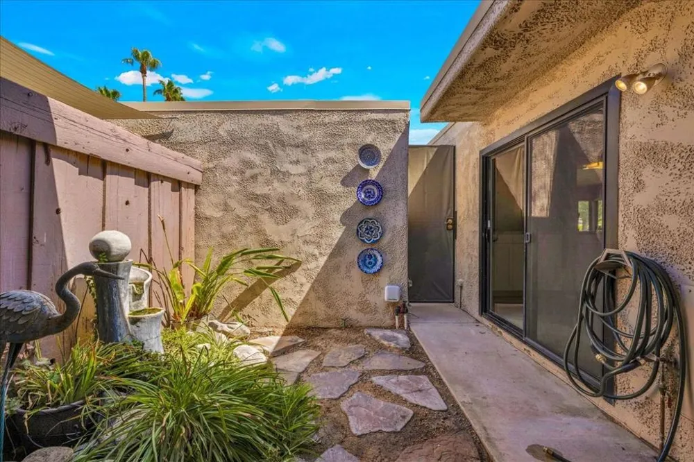 1854 E Chia Road Palm Springs, CA 92262