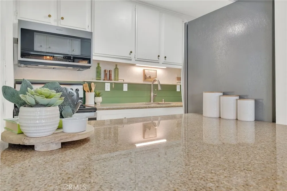 814 Camino Real #101 Redondo Beach, CA 90277