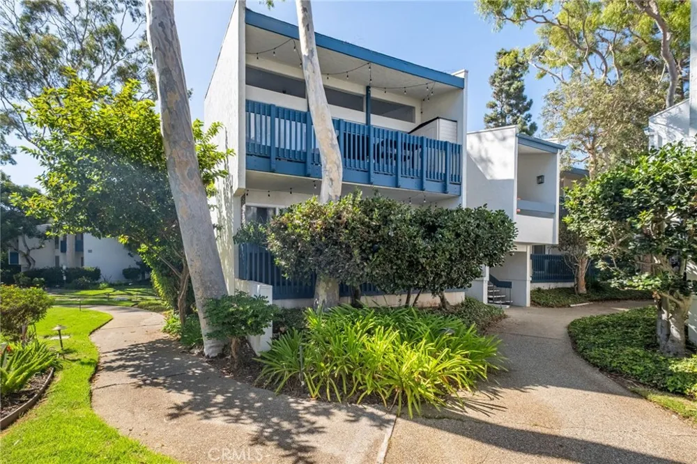 814 Camino Real #101 Redondo Beach, CA 90277