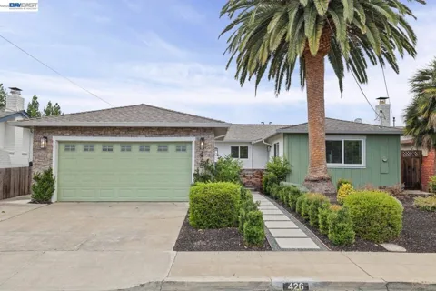 426 Falcon Way