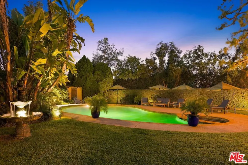 1752 Riverside Drive Glendale, CA 91201