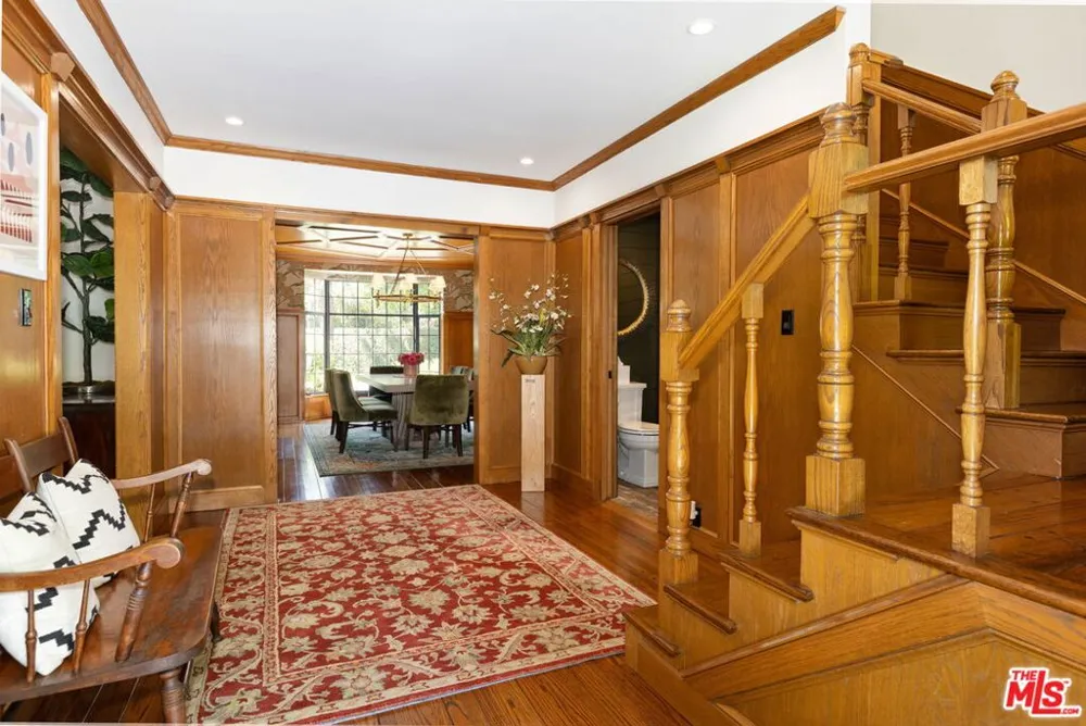 1752 Riverside Drive Glendale, CA 91201