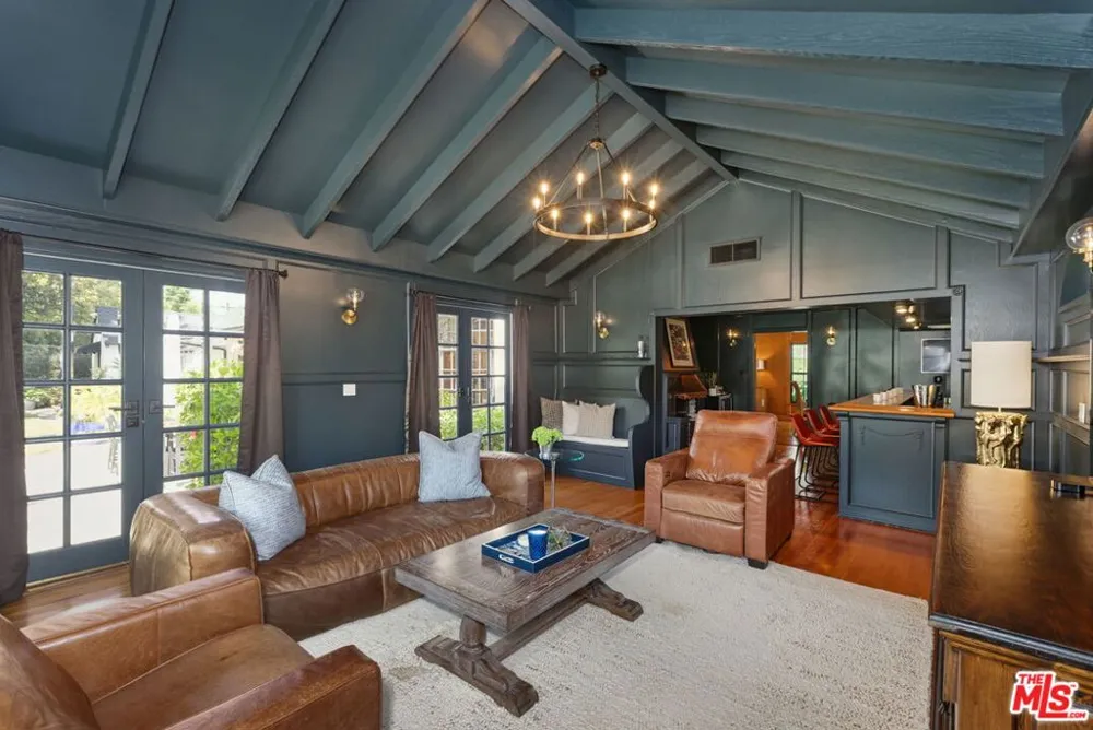 1752 Riverside Drive Glendale, CA 91201