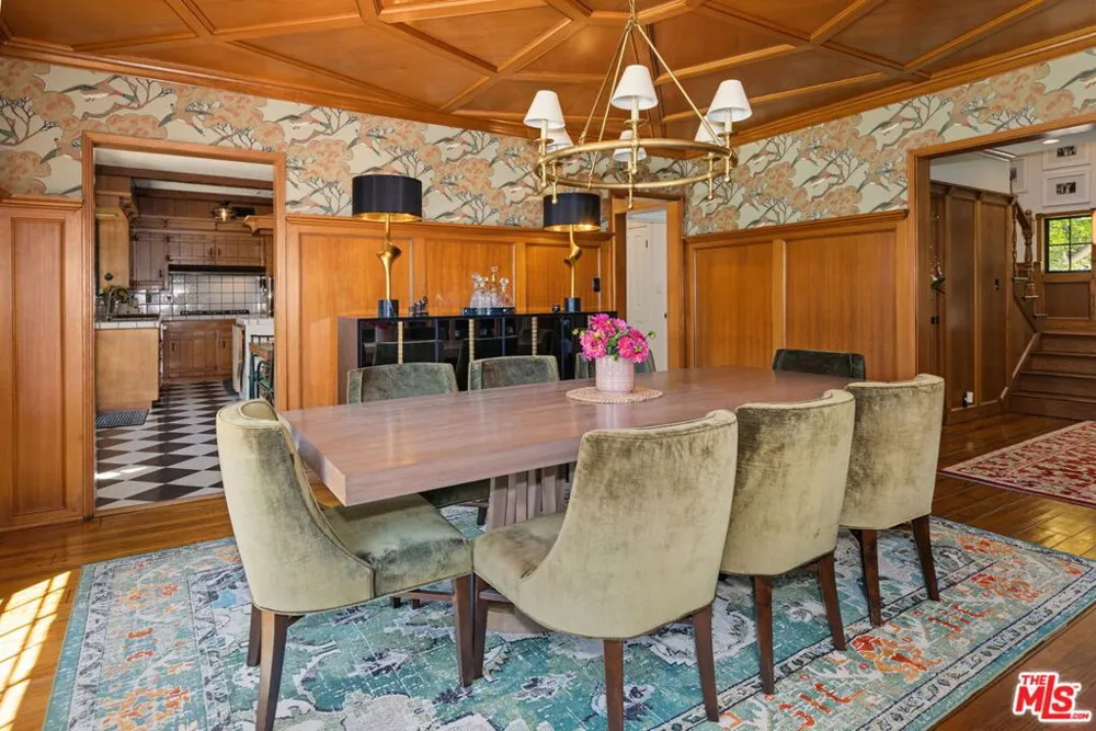1752 Riverside Drive Glendale, CA 91201