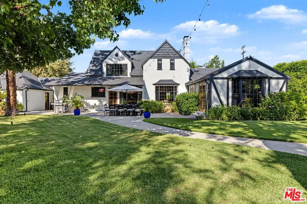 1752 Riverside Drive Glendale, CA 91201