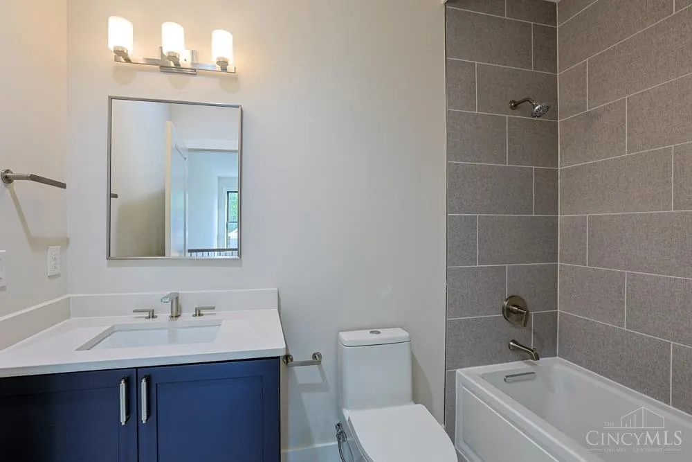 2916 Robertson Avenue Cincinnati, OH 45209