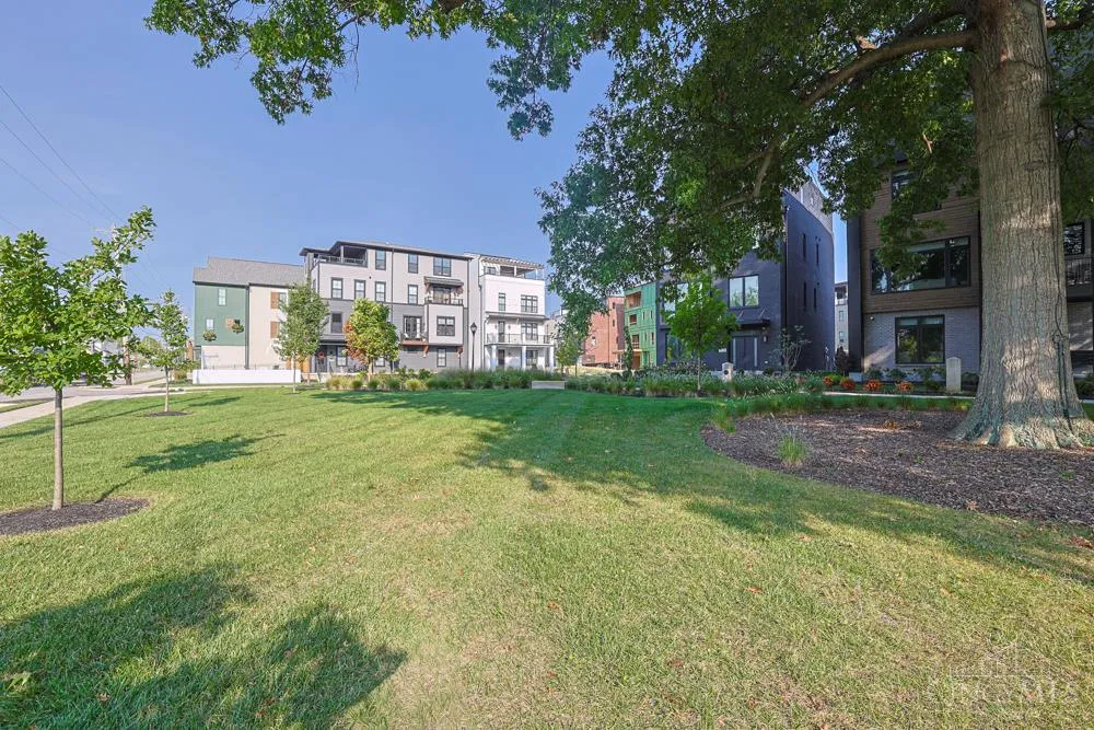 2916 Robertson Avenue Cincinnati, OH 45209