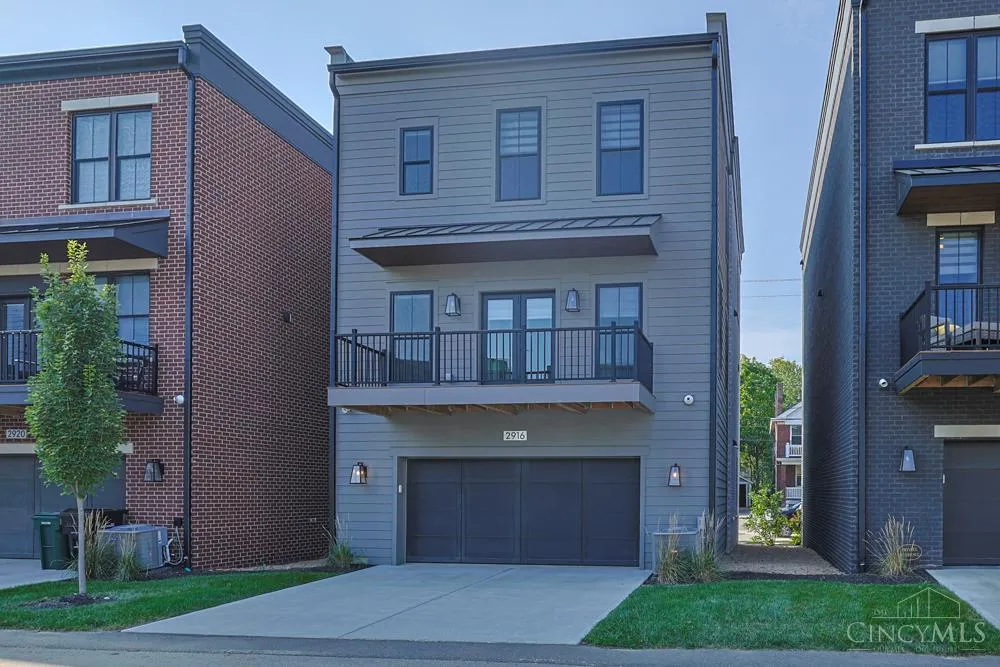 2916 Robertson Avenue Cincinnati, OH 45209