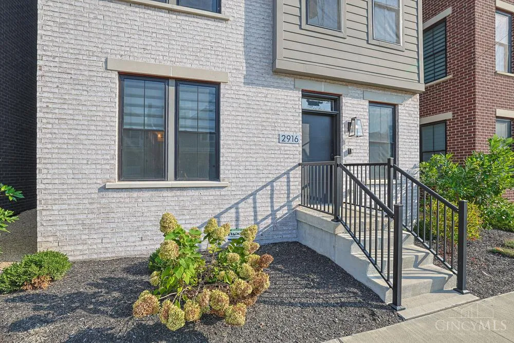 2916 Robertson Avenue Cincinnati, OH 45209