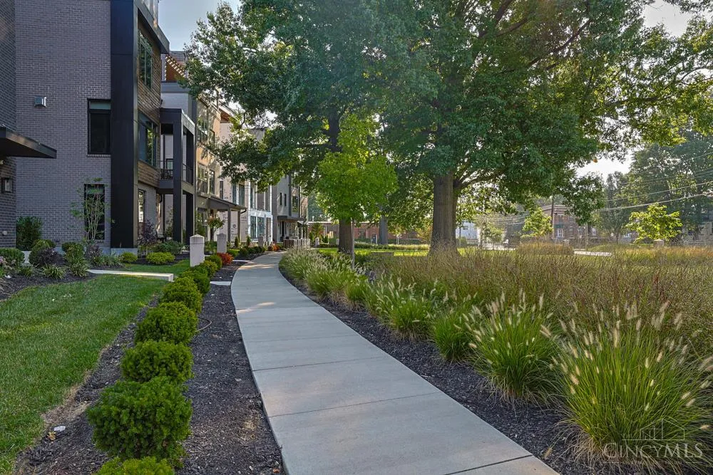 2916 Robertson Avenue Cincinnati, OH 45209