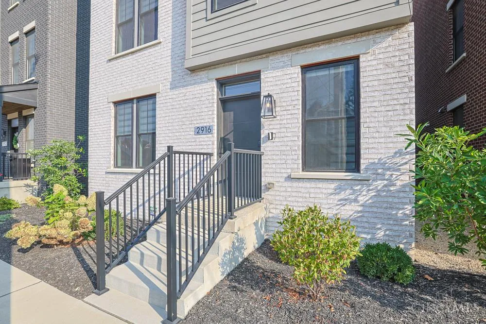 2916 Robertson Avenue Cincinnati, OH 45209