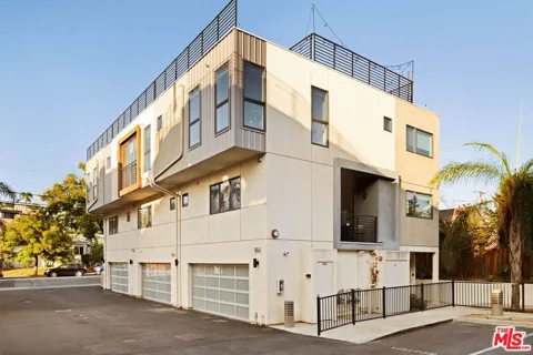 2920 Rowena Avenue #3