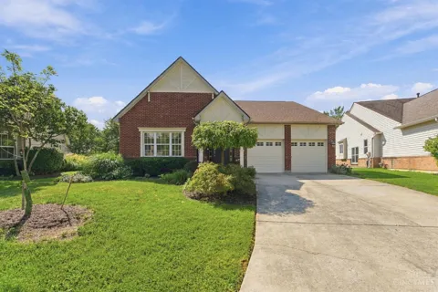 6955 Hunters Close